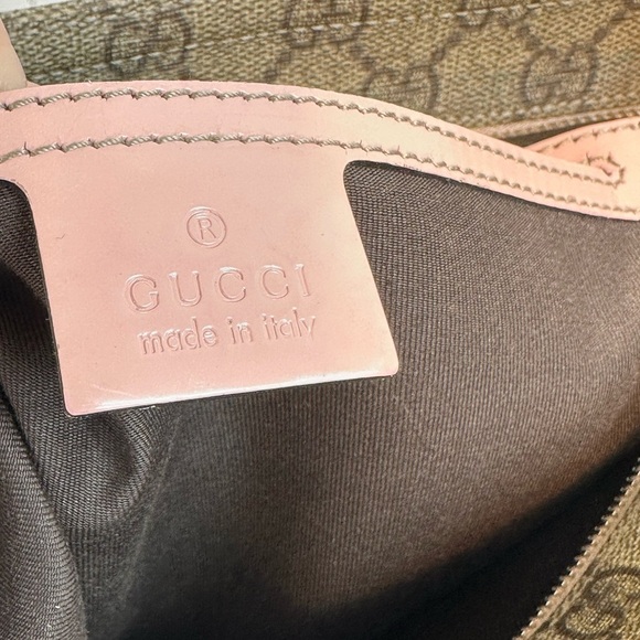 GUCCI GG Supreme Monogram Pink Lined Medium Flat Crossbody Messenger Bag Canvas - Picture 11 of 17